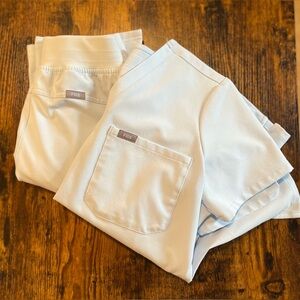 Figs open skies Scrub set